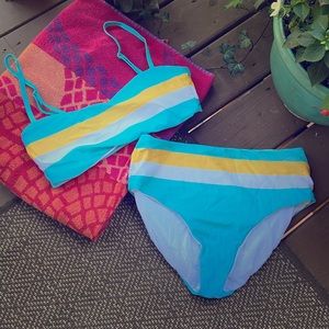 Yellow blue and white bikini 💙💕